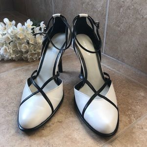 Nine West- black and white heels- 9.5